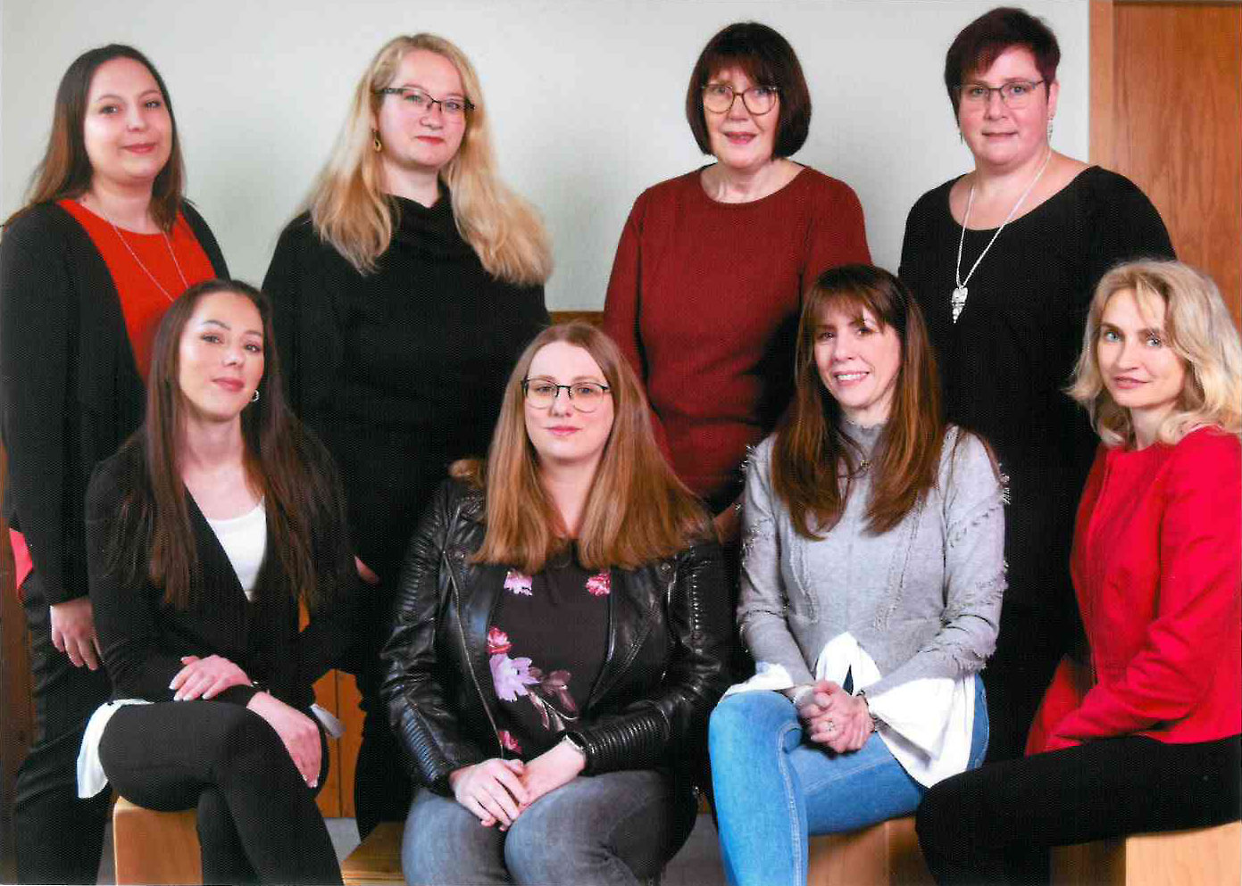 Teamfoto der Mitarbeitenden des Evangelischen Kindergartens Erlöserkirche